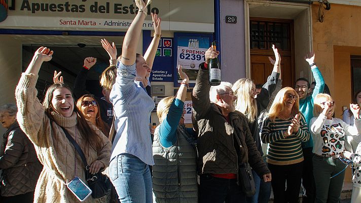 Lotería Navidad 2022 - Celebraciones del Quinto Premio en Villajoyosa, Alicante