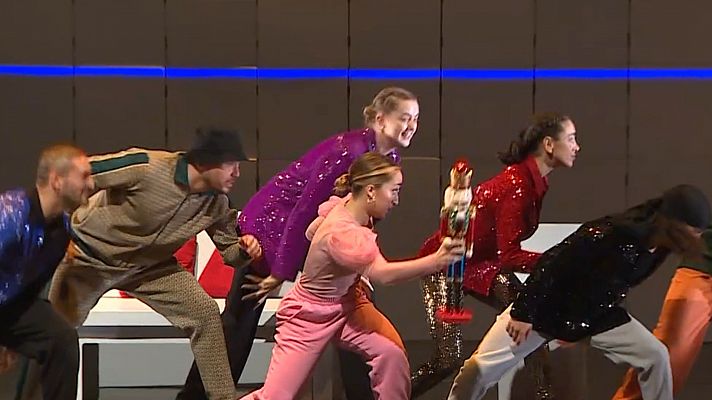 Telediario 2 - 'El Cascanueces' en clave hip-hop en los Teatros del Canal