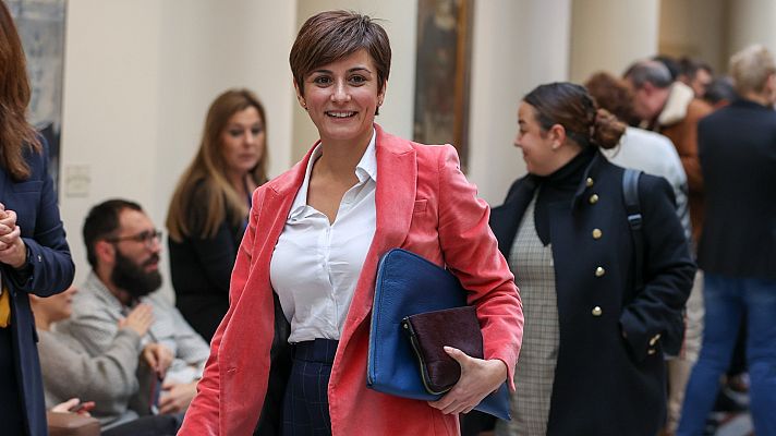 La hora de La 1 - El Gobierno culpa al PP del "choque institucional": "Quiere conseguir por la puerta de atrás lo que no consiguió en las urnas"