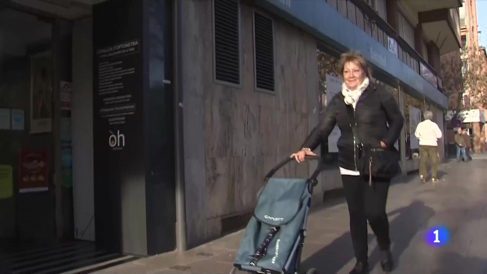 Com és l'endemà dels guanyadors d'algun premi de la loteria de Nadal - L'Informatiu | Veure