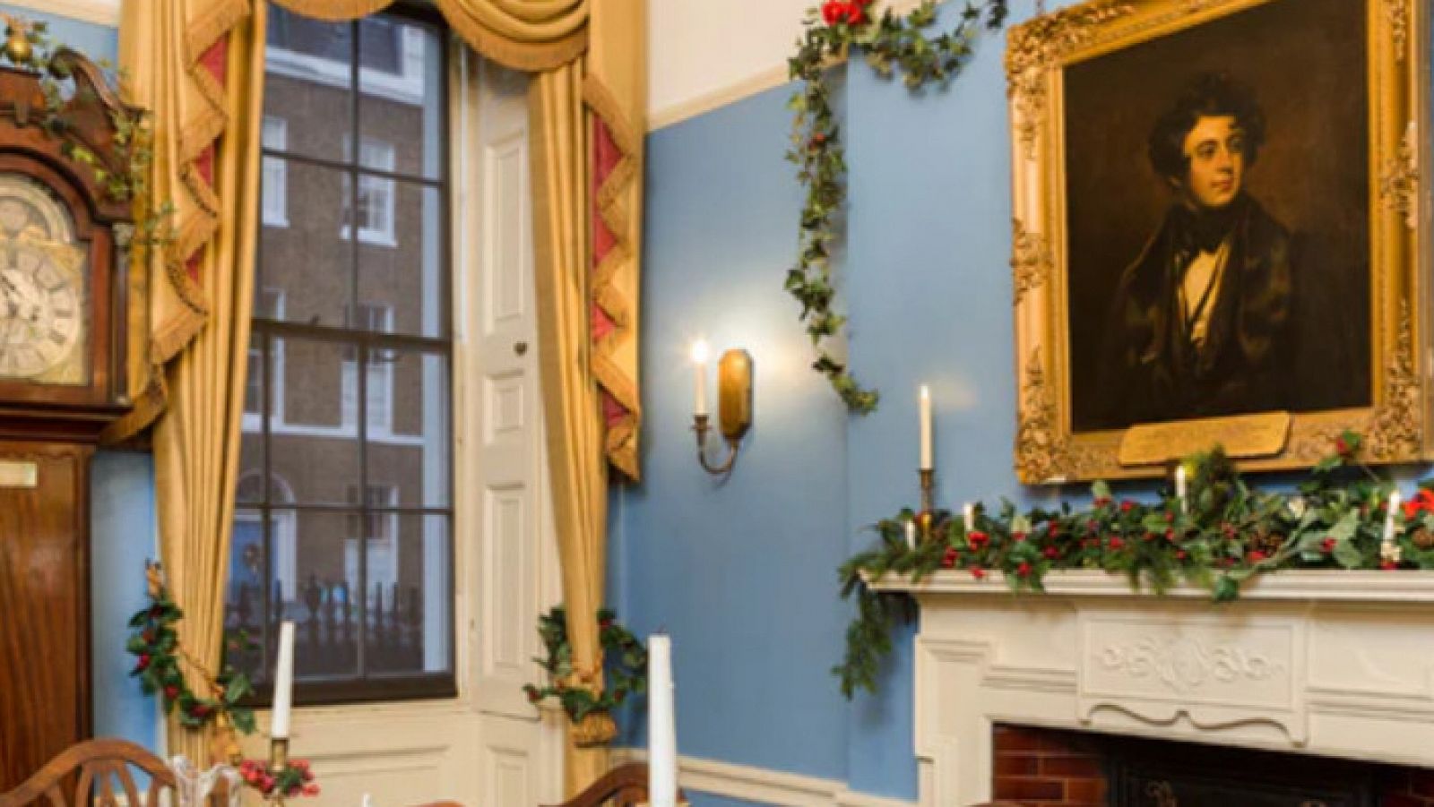 Telediario 1: El museo Dickens recrea 'Cuento de Navidad'  | RTVE Play