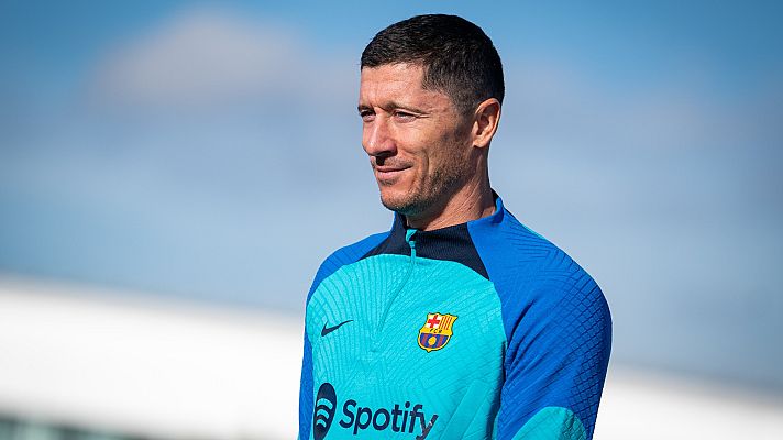 Telediario 1 - El Barça afronta el derbi contra el Espanyol pendiente de Lewandowski