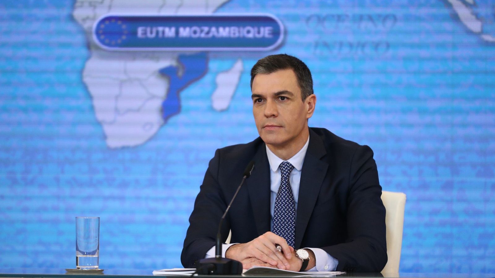 Pedro Sánchez felicita las fiestas a las tropas españolas en el extranjero