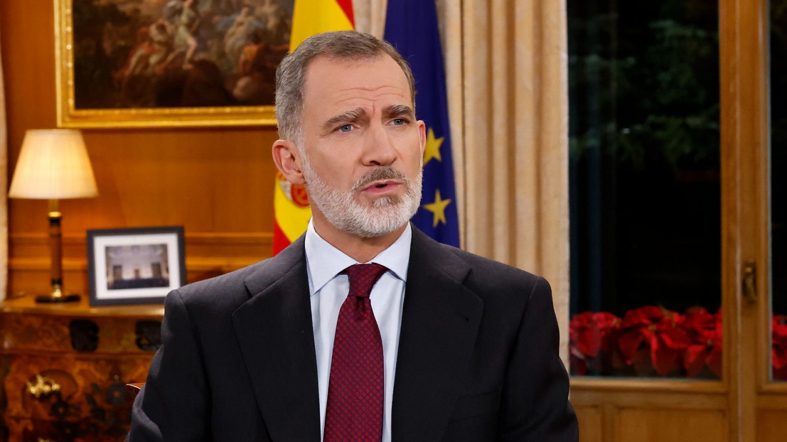 Felipe VI alerta de la "erosión" de las instituciones