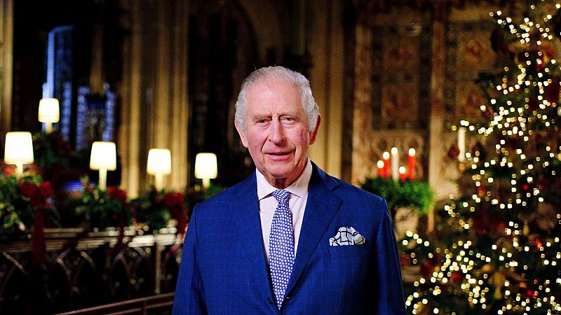Carlos III rinde tributo a Isabel II en su primer discurso de Navidad