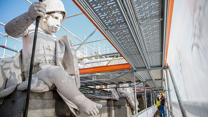 Las obras de restauración de la Puerta de Alcalá se adelantan a enero por el deterioro de sus esculturas