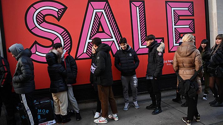 Telediario 2 - Las huelgas y la inflación marcan el Boxing Day en Reino Unido