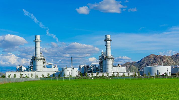 Telediario 1 - Quemar gas para generar electricidad: ¿cómo funcionan las centrales de ciclo combinado?