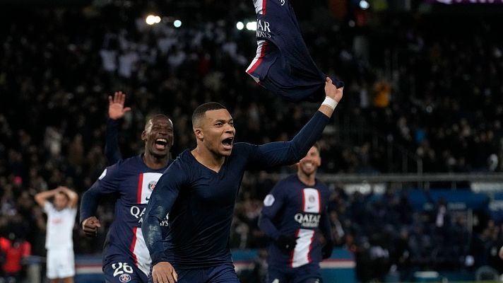 Mbappé vuelve con el PSG y anota el penalti decisivo en el minuto 96