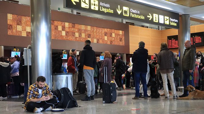 Telediario 1 - España aún no ha tomado medidas COVID para las personas procedentes de China