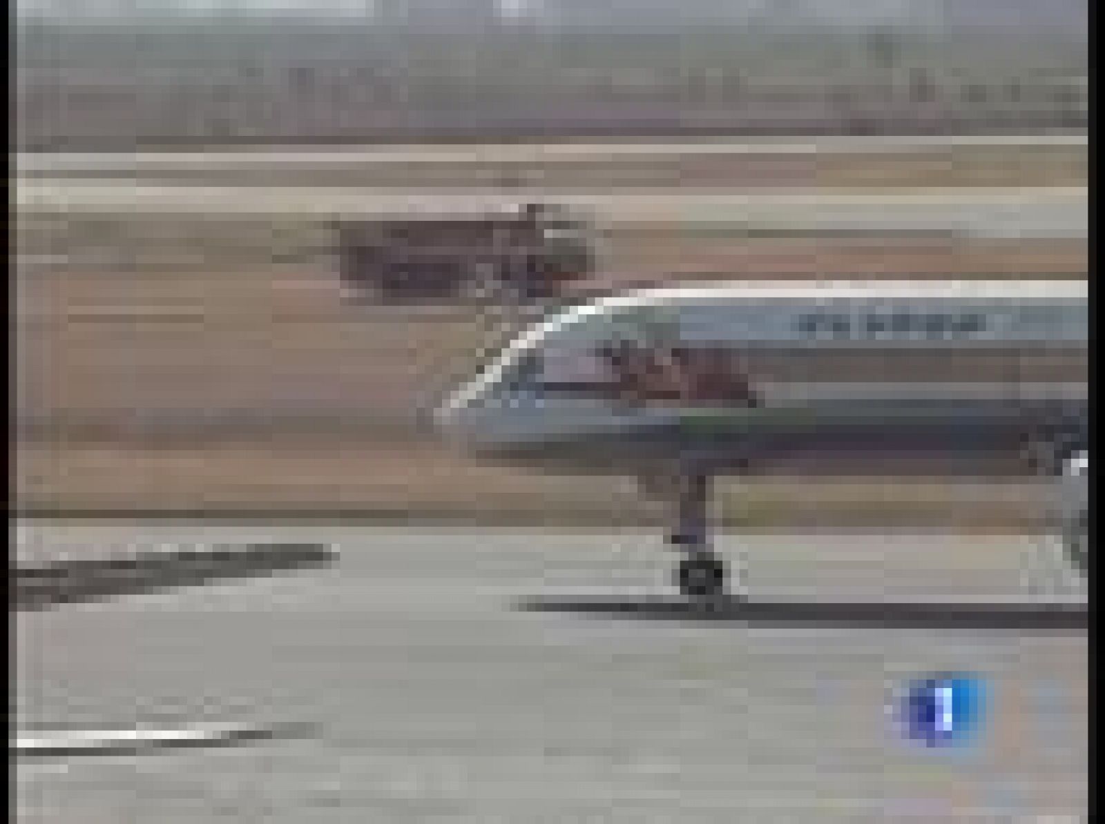 Un avión de las Líneas Aéreas de Etiopía ha caído al mar esta madrugada, nada más despegar del aeropuerto internacional de Beirut. A bordo iban 90 personas. Hay muy pocas esperanzas de que los equipos de rescate localicen algún superviviente. 