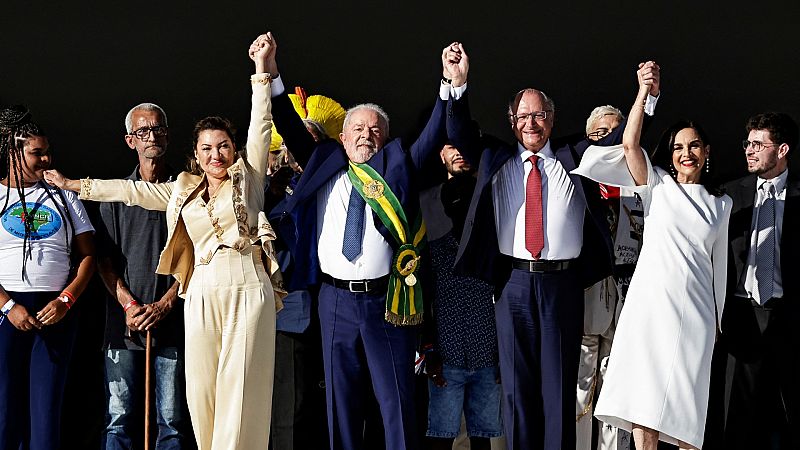 Lula jura su cargo como nuevo presidente de Brasil