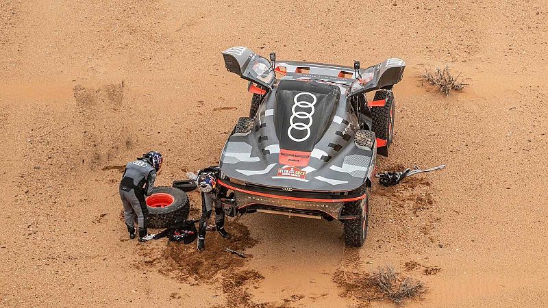 Problemas para Carlos Sainz en el Dakar más duro -- Ver ahora