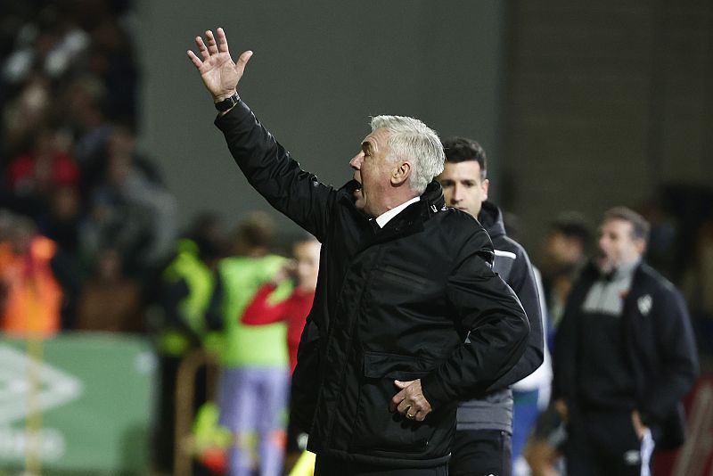 Copa del Rey | Ancelotti a RTVE, tras sufrir en Cáceres: "En este campo no se puede jugar"