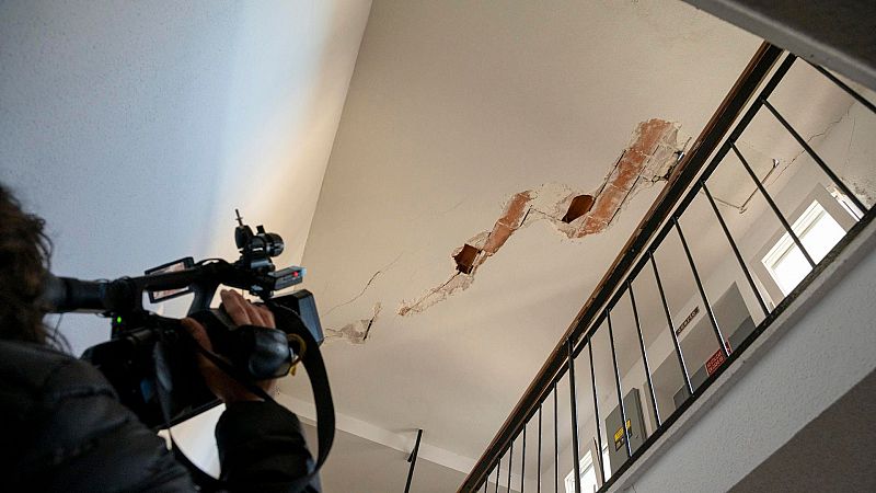 Desalojan a los vecinos de un edificio en San Fernando de Henares por los daños causados por las obras del metro de Madrid