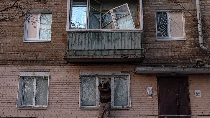 Telediario 2 - Sin ventanas por la guerra: "Si hay un explosión, los cristales pueden romperse y dañarnos"