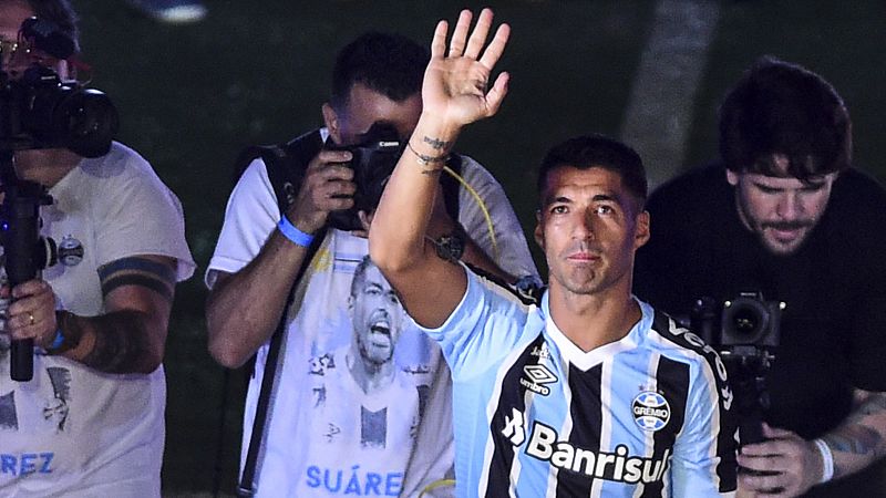 Luis Suárez, presentado en Gremio ante 40.000 personas