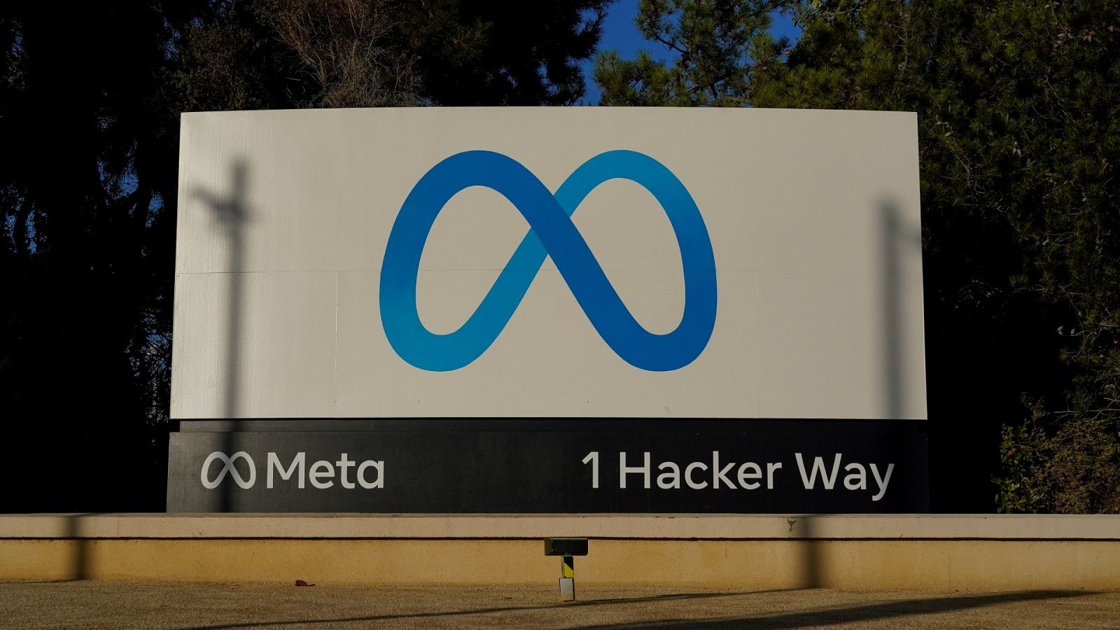 Meta se enfrenta a una multa de casi 400 millones de euros por vulnerar la protección de datos