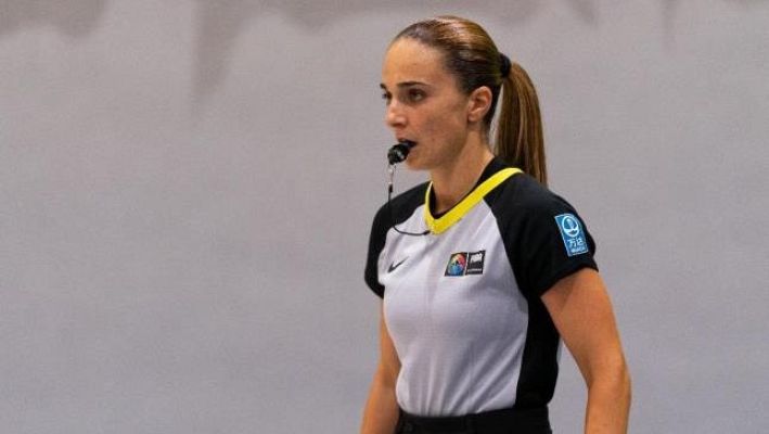 Telediario 2 - Yasmina Alcaraz, una árbitra embarazada en la ACB