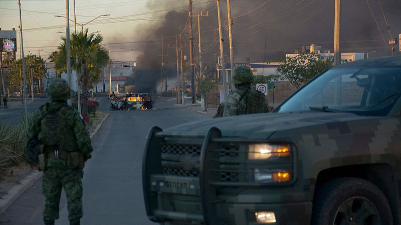 Bloqueos, tiroteos y vehículos en llamas en Sinaloa tras el arresto de Ovidio Guzmán