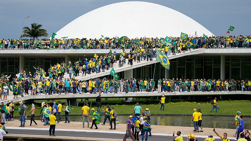 Seguidores de Bolsonaro asaltan el Congreso en Brasil