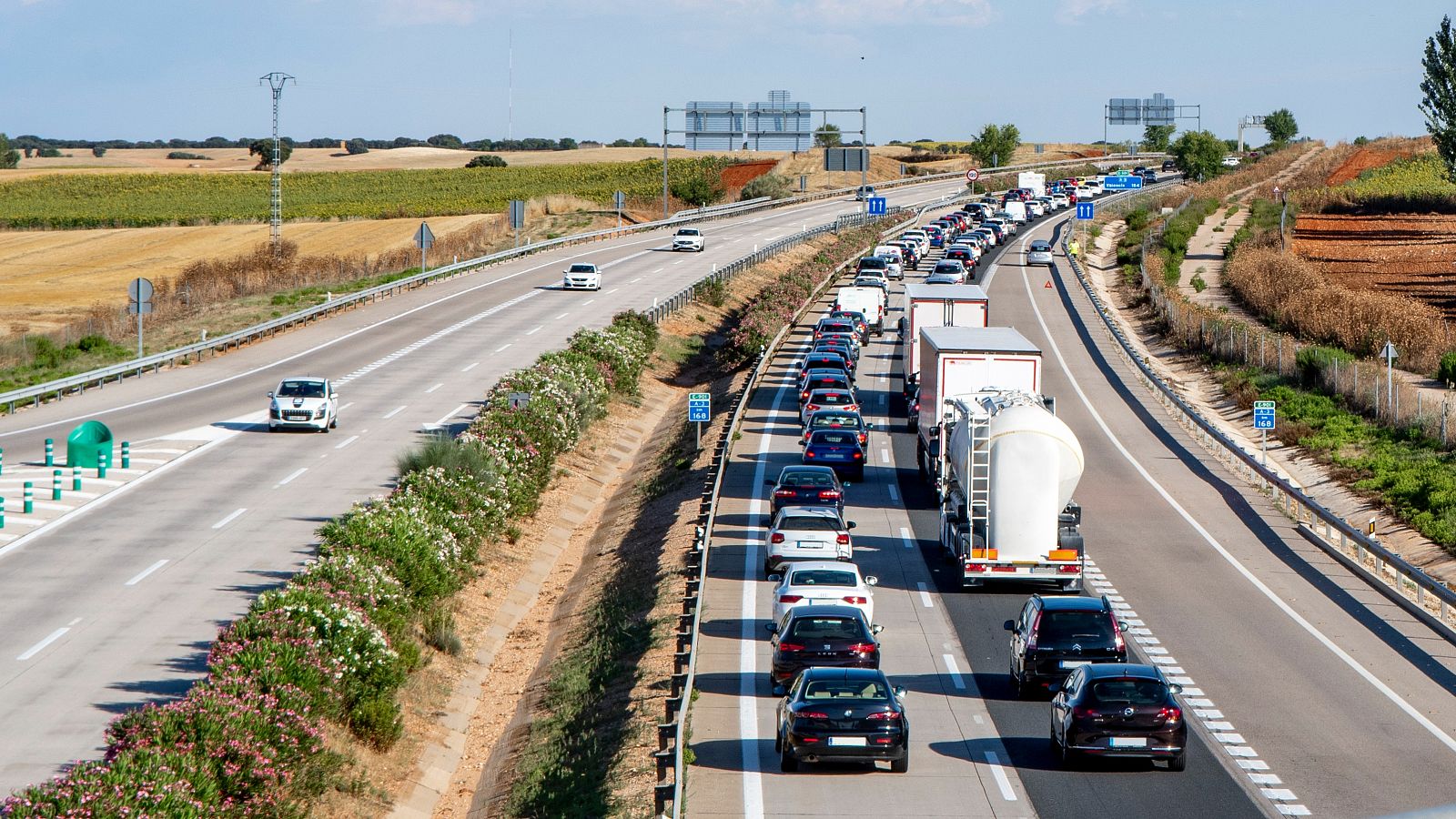 La mortalidad en las carreteras superó en 2022 los niveles previos a la pandemia