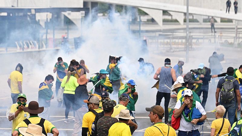 El asalto al poder en Brasil y EE.UU.: "Bolsonaro se declaró admirador de Trump y ha seguido sus pasos"