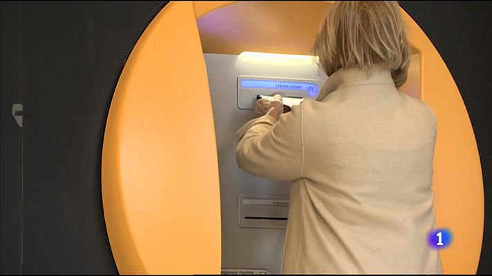 L'informatiu - Comunitat Valenciana - Los bancos optan por la desaparición de las libretas de ahorros