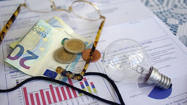 Telediario 1 - España pedirá a la UE fijar un precio a nucleares e hidráulicas para abaratar la factura