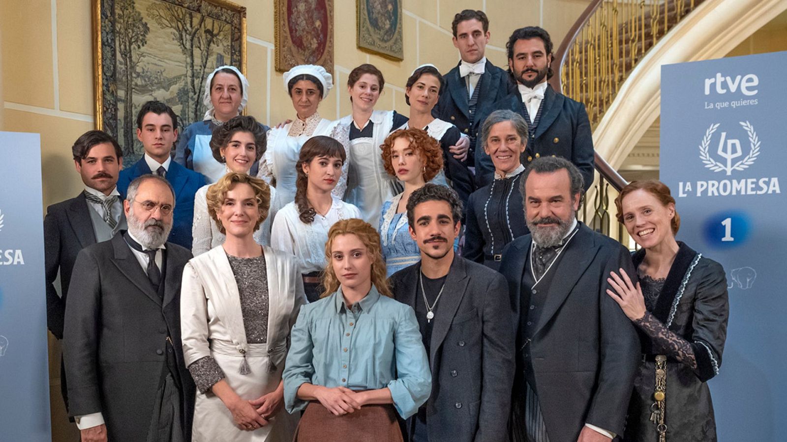 La promesa - Cabecera de 'La promesa' interpretada por Gonzalo Hermida - Ver ahora