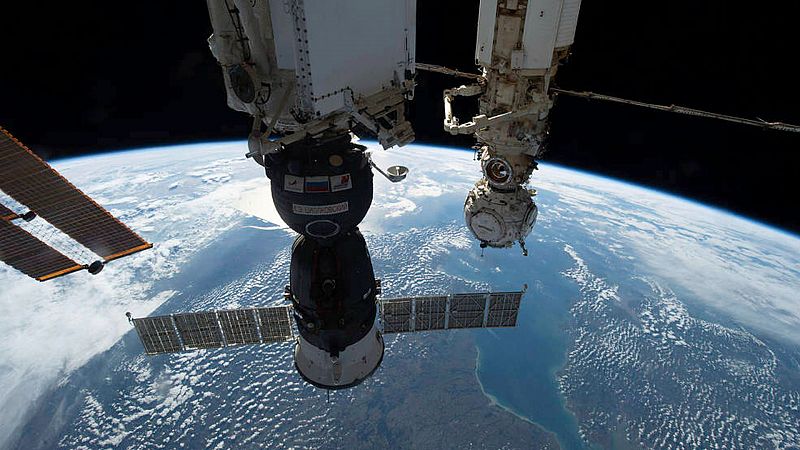 Rusia enviará una nave de emergencia para traer a la Tierra a los astronautas de la Estación Espacial Internacional - Ver ahora