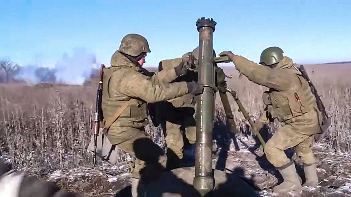 Telediario 2 - Rusia asegura que ya controla la localidad de Soledar pero Ucrania lo niega