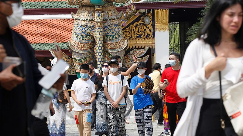 Los chinos retoman los viajes de turismo tras el fin de la política de 'COVID cero'