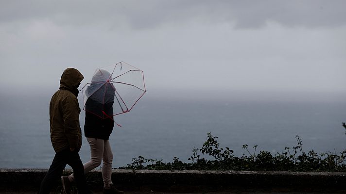 Tiempo anticiclónico en casi toda la península, salvo el noroeste con lluvias