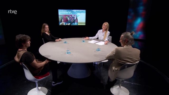 Versión española - Coloquio: Un mundo normal