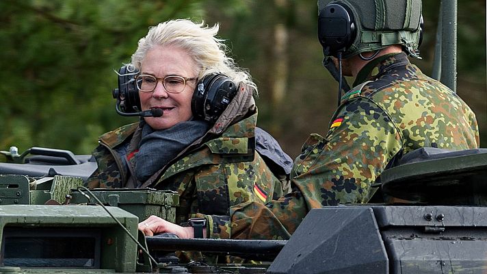 Dimite la ministra de Defensa alemana, Christine Lambrecht