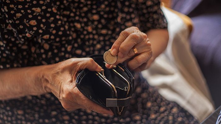 Telediario 1 - El Gobierno envía cartas a los pensionistas para informarles de la subida