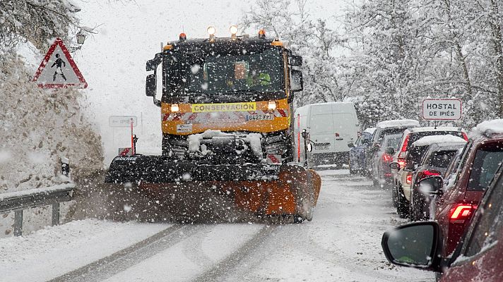 Informativo 24h - La borrasca Fien pone en alerta a casi toda España por viento, nieve, lluvia y mala mar