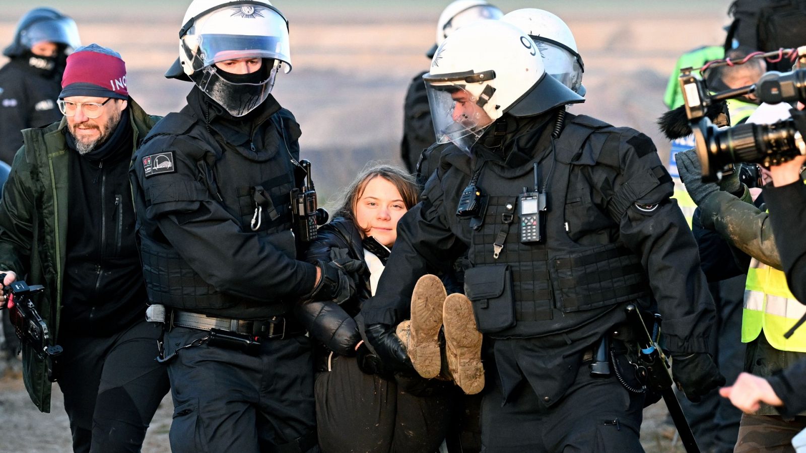 Greta Thunberg entre los detenidos por las protestas contra la demolición de un pueblo alemán