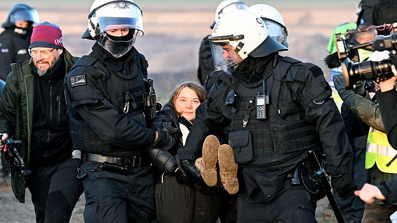 Greta Thunberg entre los detenidos por las protestas contra la demolición de un pueblo alemán