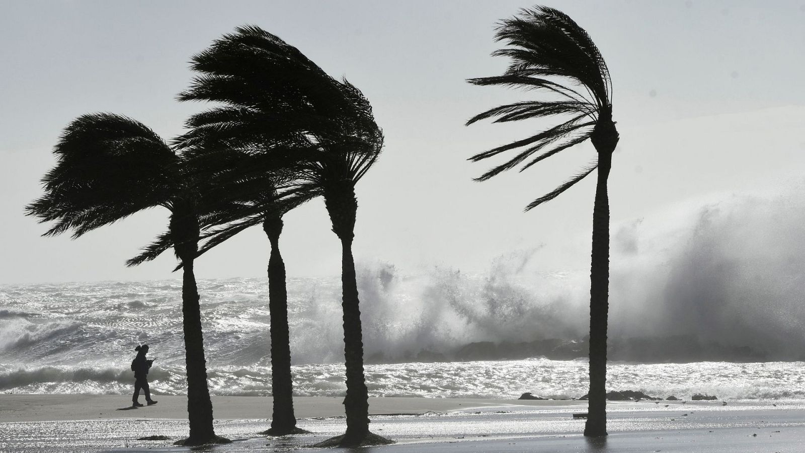 Alerta polar por la borrasca Fien: se ha activado el Plan de Inundaciones en 20 ríos gallegos - Ver ahora