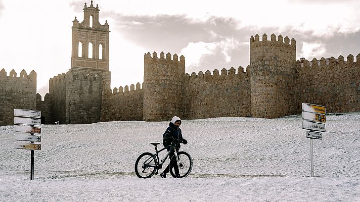 La borrasca Fien complica la circulación en el norte con nevadas desde los 300 metros