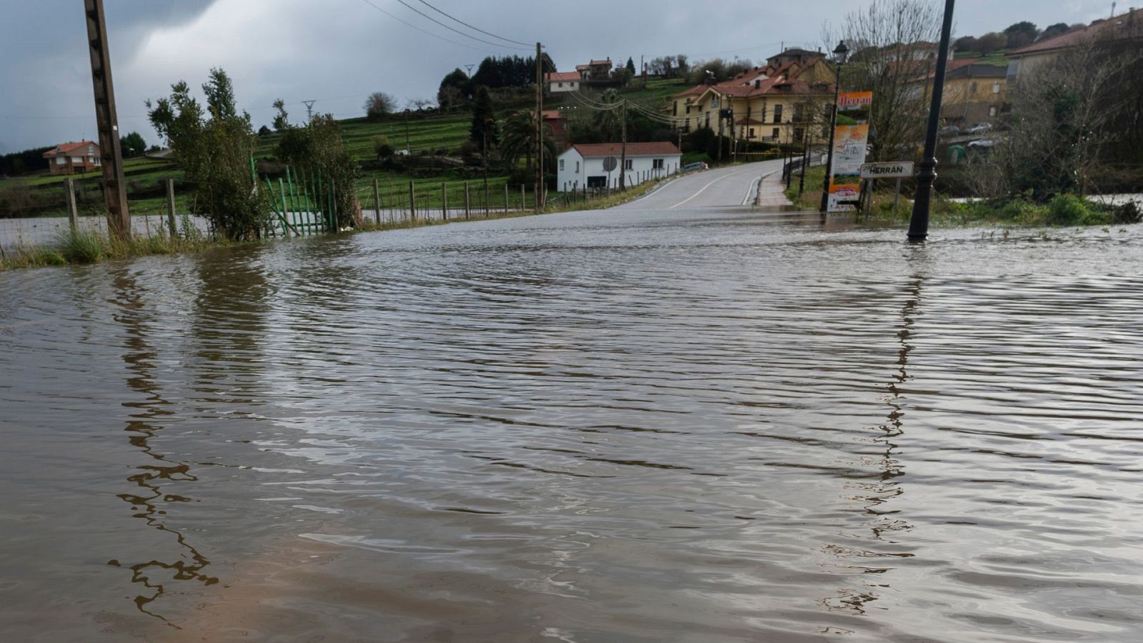 Alerta por Fien: récord de lluvia, inundaciones y puertos cerrados por el temporal en Cantabria - Ver ahora