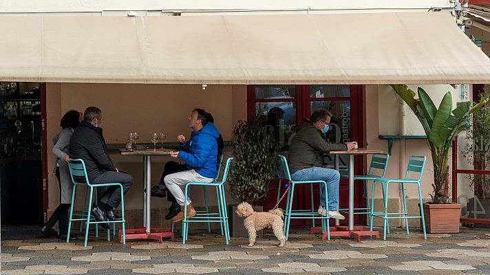 Limitar el tiempo para tomar el café: ¿una medida para mejorar la rentabilidad de los bares?