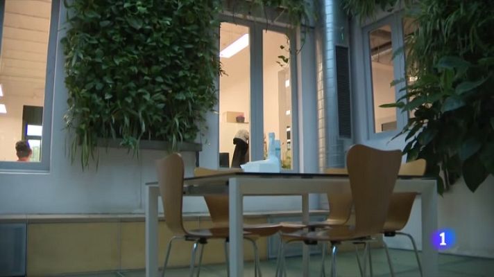 L'Informatiu - Barcelona posa en marxa els refugis climàtics per a les persones més vulnerables