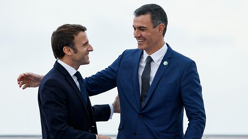 Sánchez y Macron se reúnen en Barcelona para sellar la nueva alianza hispanofrancesa con el 'Tratado de Amistad'