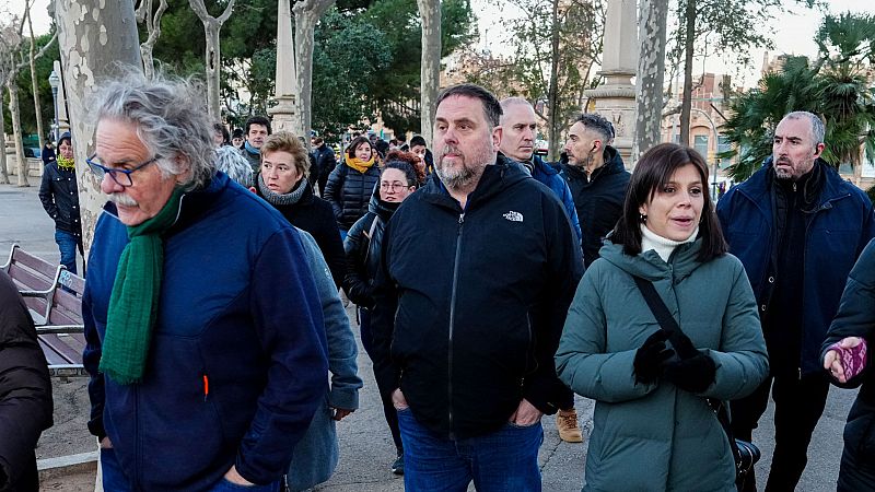 Junqueras, abucheado por manifestantes en la protesta contra la cumbre