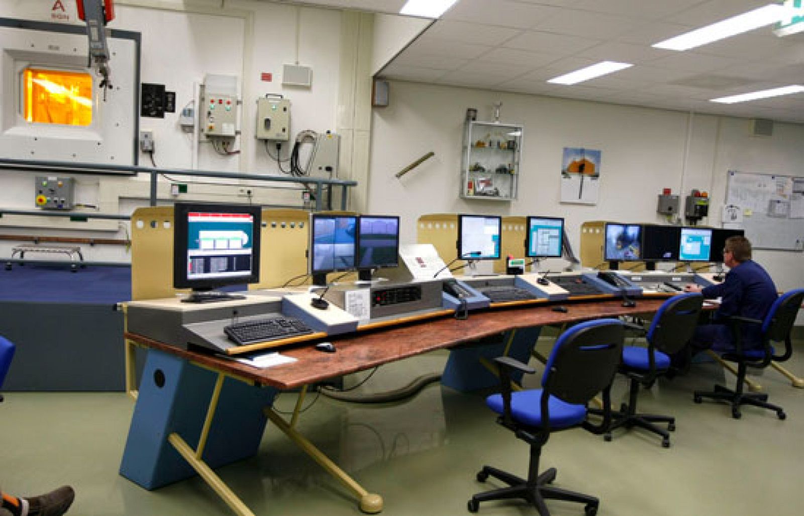 Un equipo de TVE visita un almacén nuclear en Holanda | Ver