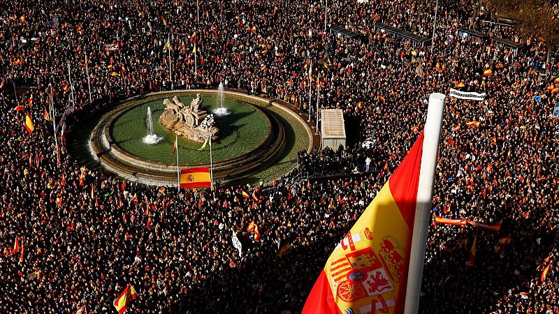 Decenas de miles de personas se manifiestan en Madrid al grito de "Gobierno dimisión"