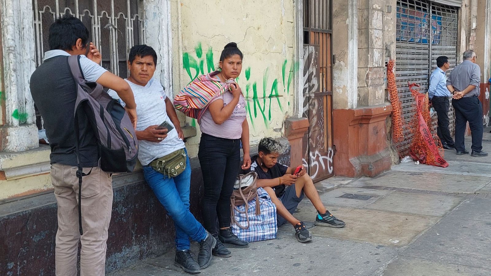 Familiares de detenidos en una universidad de Lima denuncian irregularidades